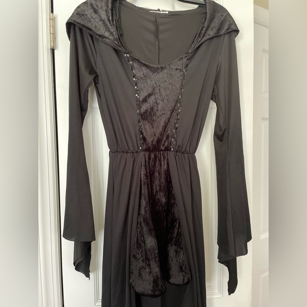 Women’s Black Long Sleeve Witch/Vampire Costume Size Medium